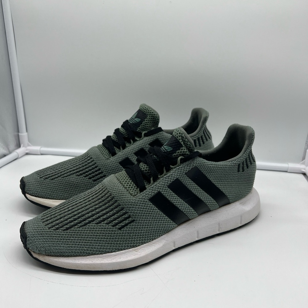 Adidas Mens Swift Run Shoes Green Black CG4115 Low Top Lace Up Sneakers 8M